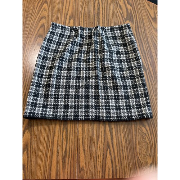 Eddie Bauer woman’s black and white plaid wool skirt size 12 - Picture 2 of 6